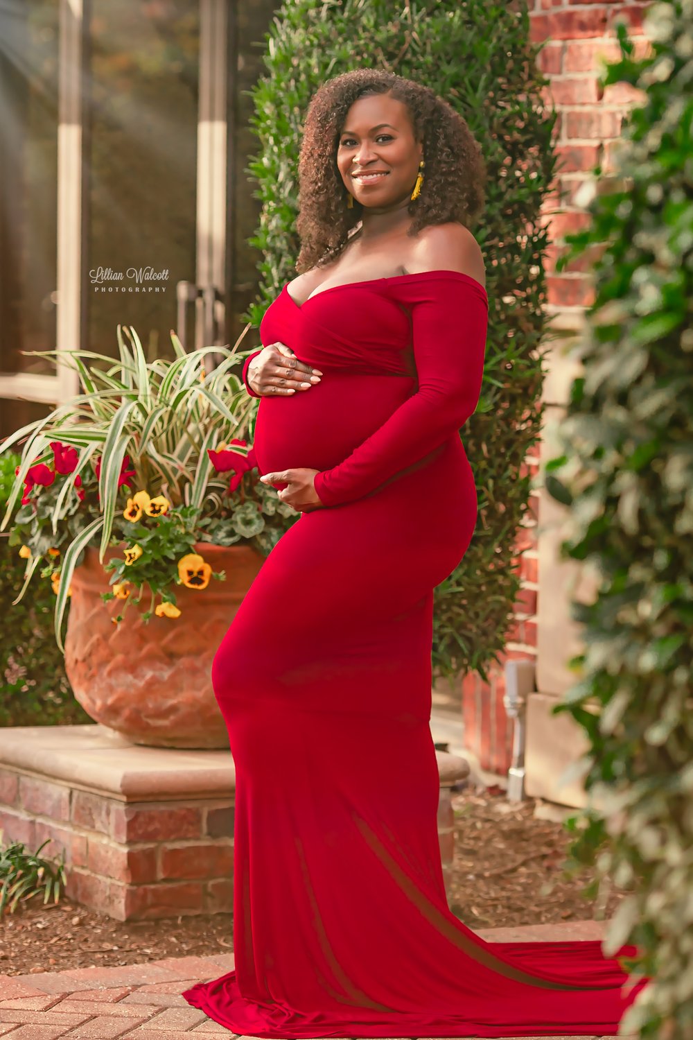 Outdoor Maternity Session (30 Minutes) | Lillian Walcott Photography