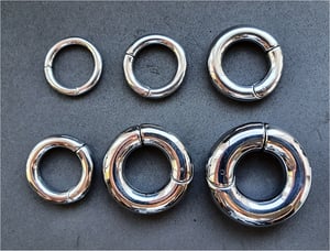Image of Large Gauge Steel Clicker Hinged Segment Piercing Ring 3mm - 10mm