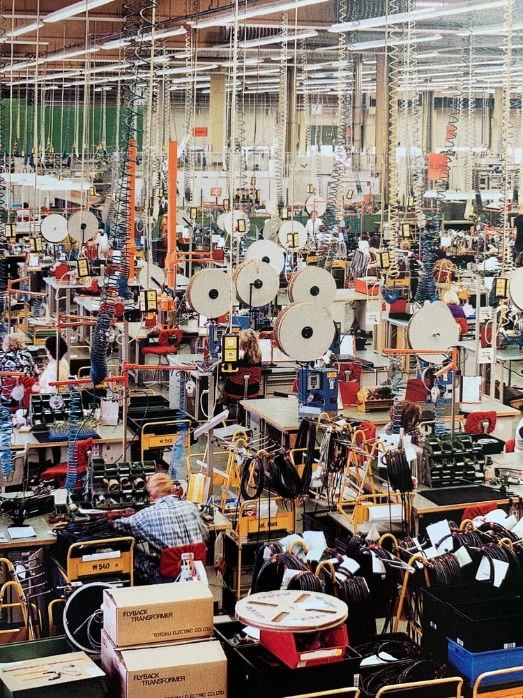 MODEST) BOOKS — (Andreas Gursky)(アンドレアス•グルスキー MODEST) BOOKS — (Andreas Gursky)(アンドレアス•グルスキー
