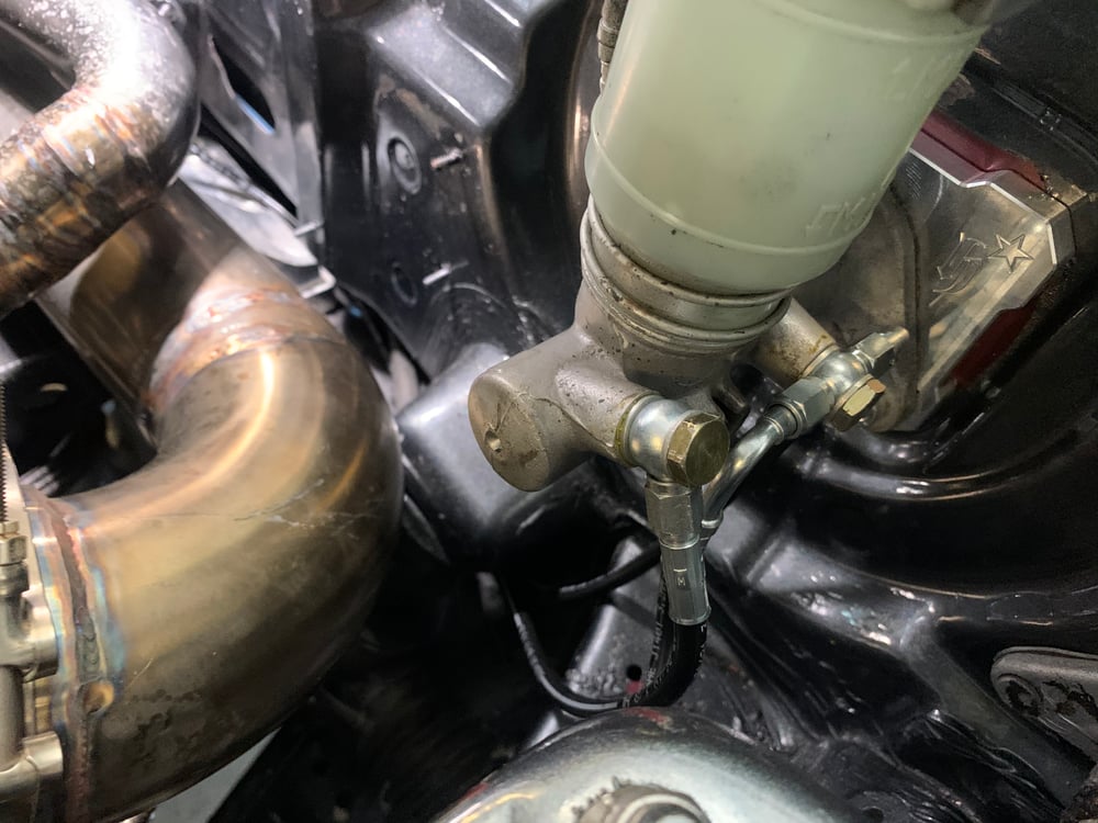 Image of EG 4 wheel brake tuck