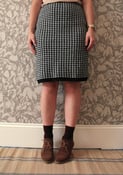 Image of Vintage Black White Dogtooth Knitted Skirt UK 14 Eur 42 US 10