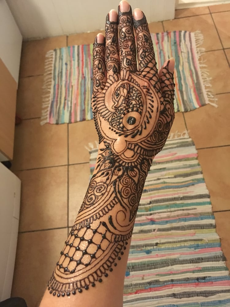 Filled Henna cones
