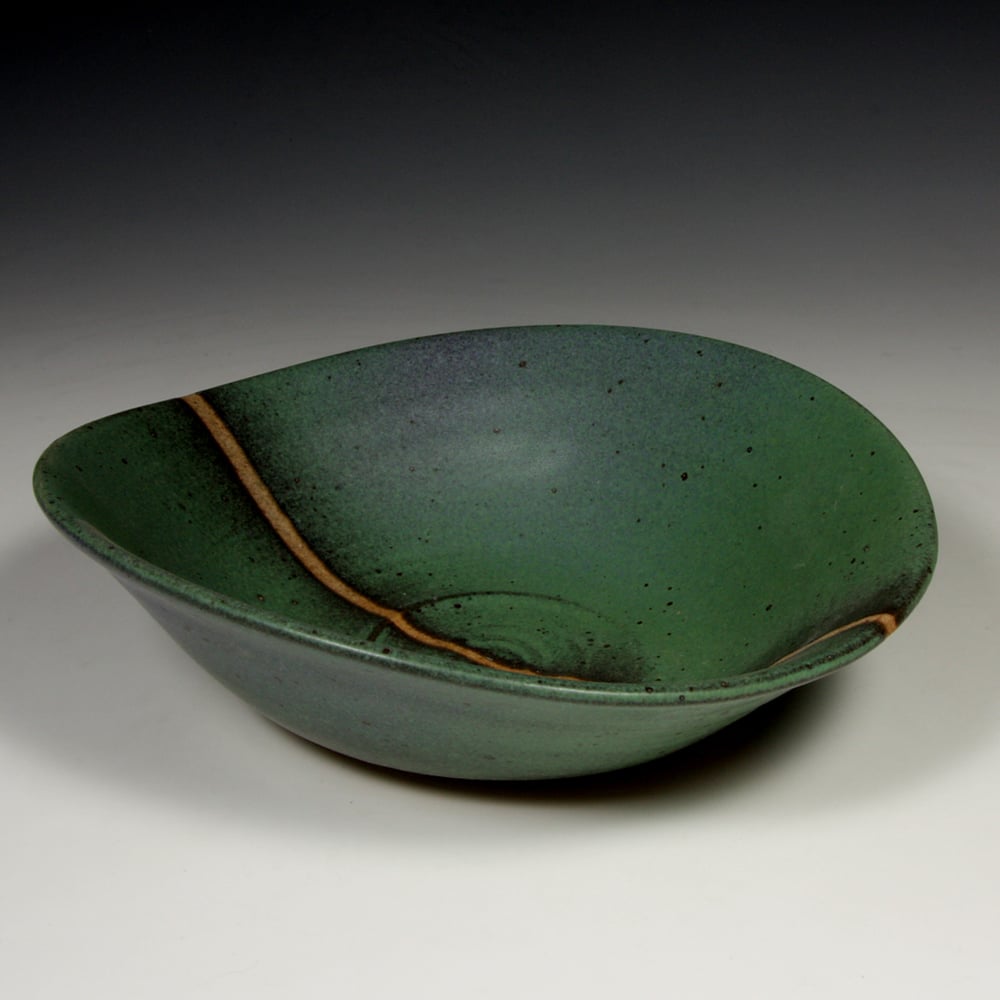 Green matt bowl (e030)