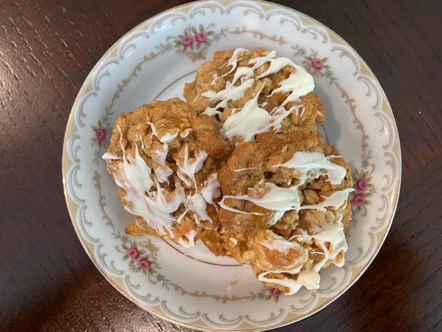 Image of Apricot and Oatmeal Cookies - 1 dozen