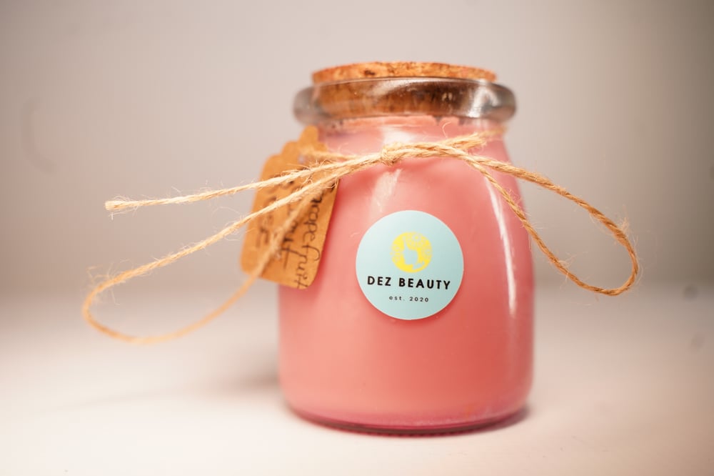 Image of GRAPEFRUIT COCONUT ROSÈ w/ Rose Quartz CANDLE