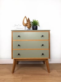 Image 1 of Mid Century Vintage Retro CHEST OF DRAWERS / BEDSIDE TABLE by Morrison of Glasgow