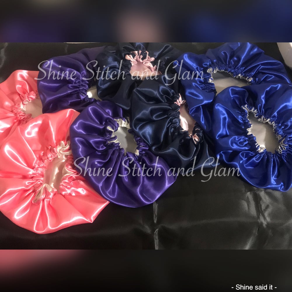 Image of Mommy and Me Satin Bonnet set