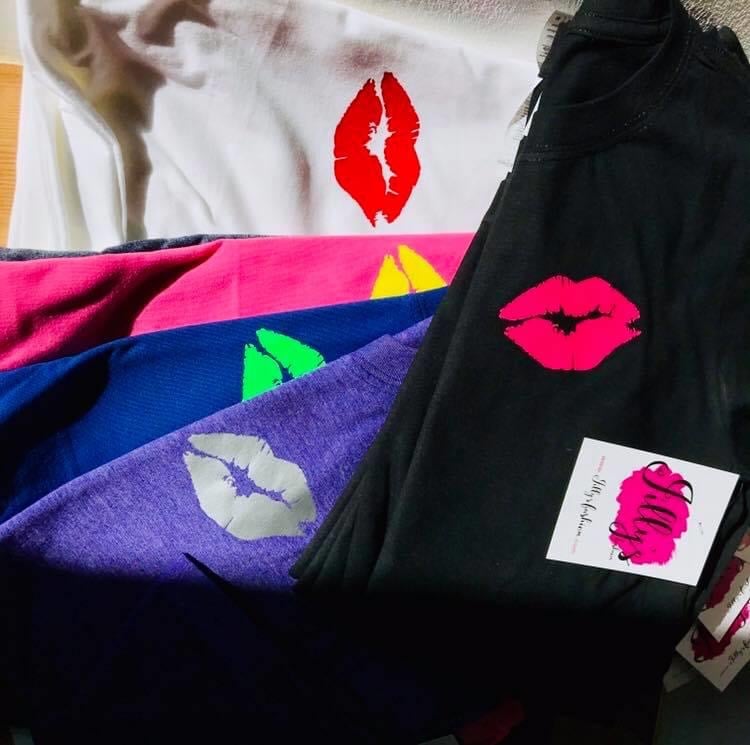 Kelly kiss tee - adult