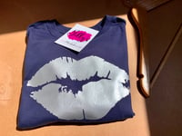 Image 5 of Kelly kiss tee with large lips - adult