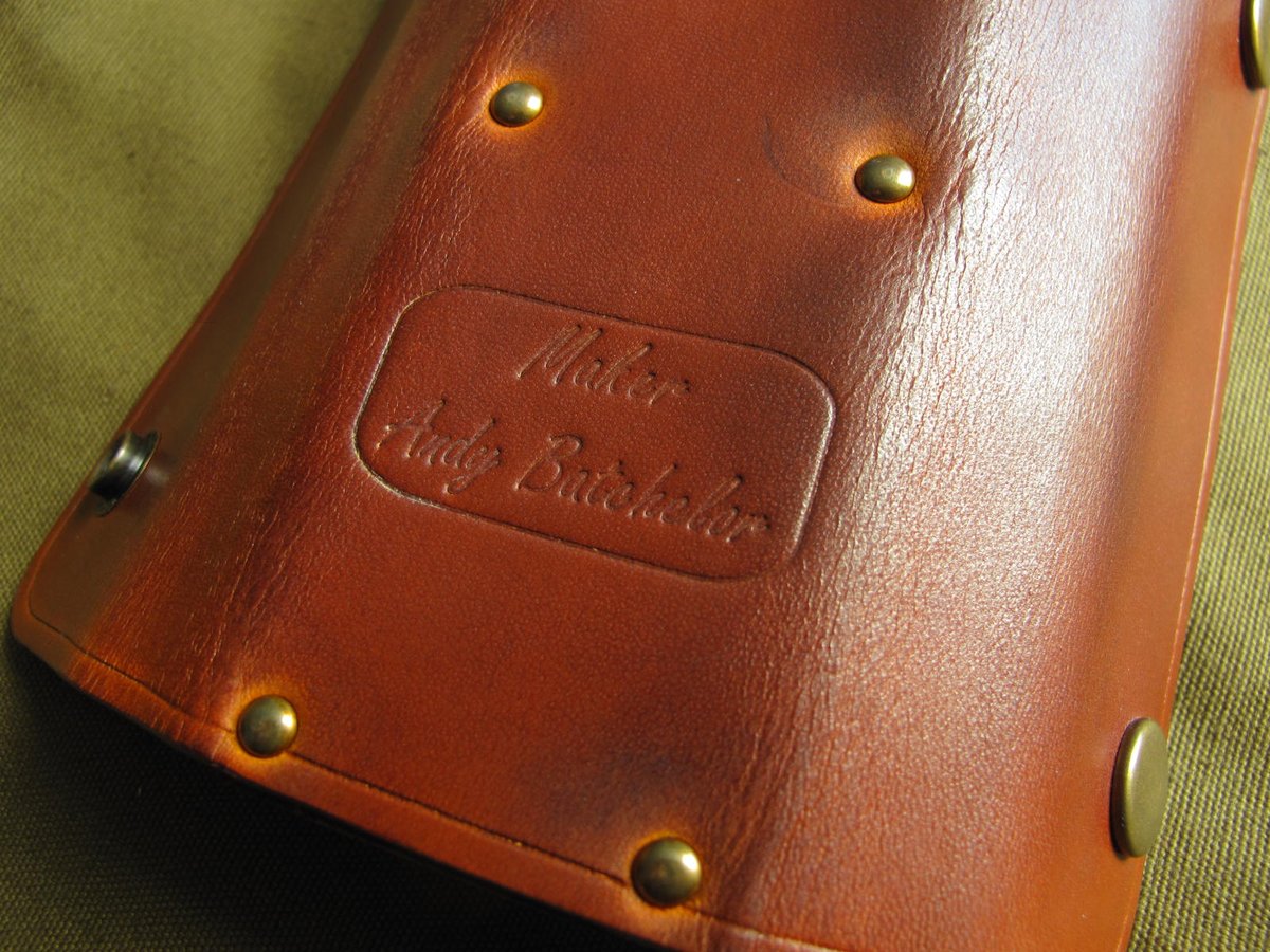 Image of 2 x goose quills in Oak and leather case