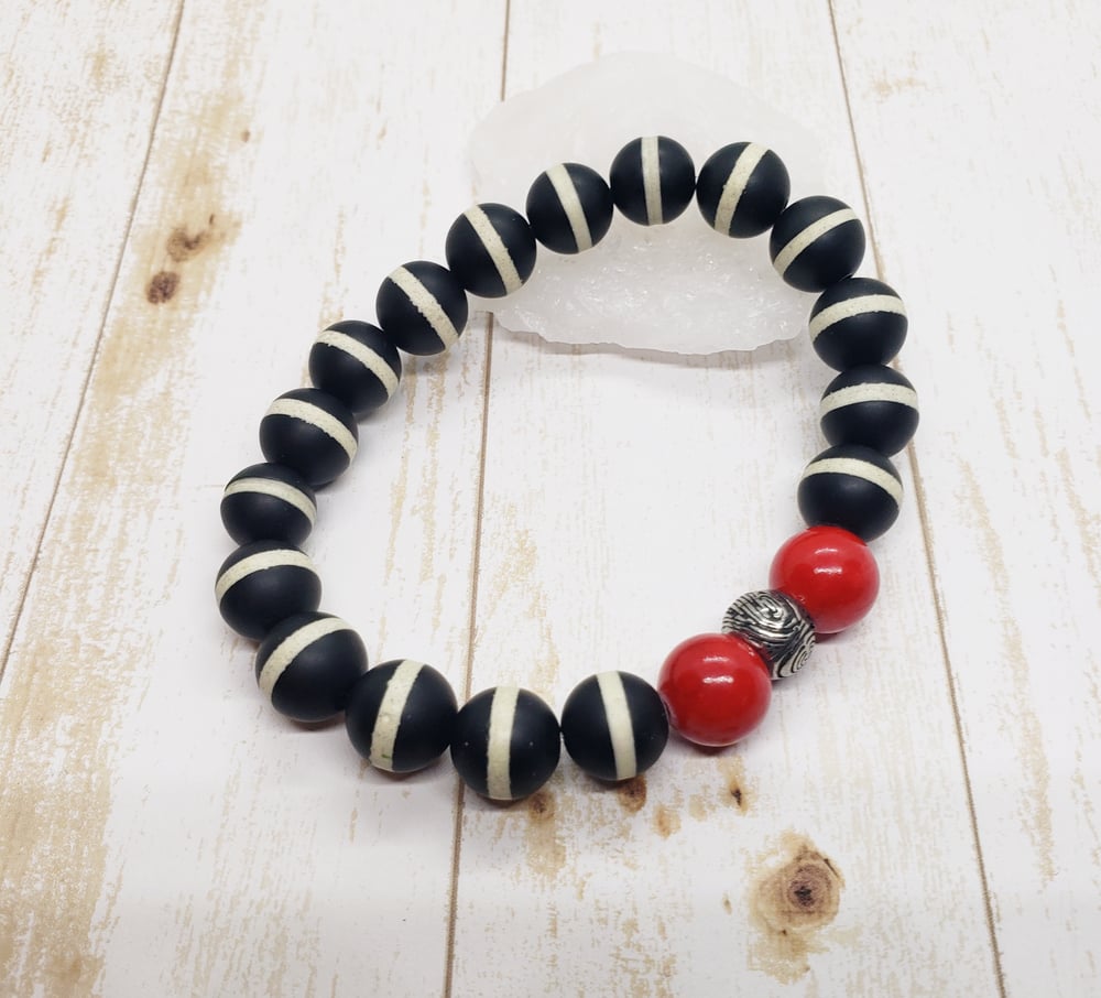Image of Matte Dzi Agate, Beige Stripe, Red Magnesite Beaded  Bracelet
