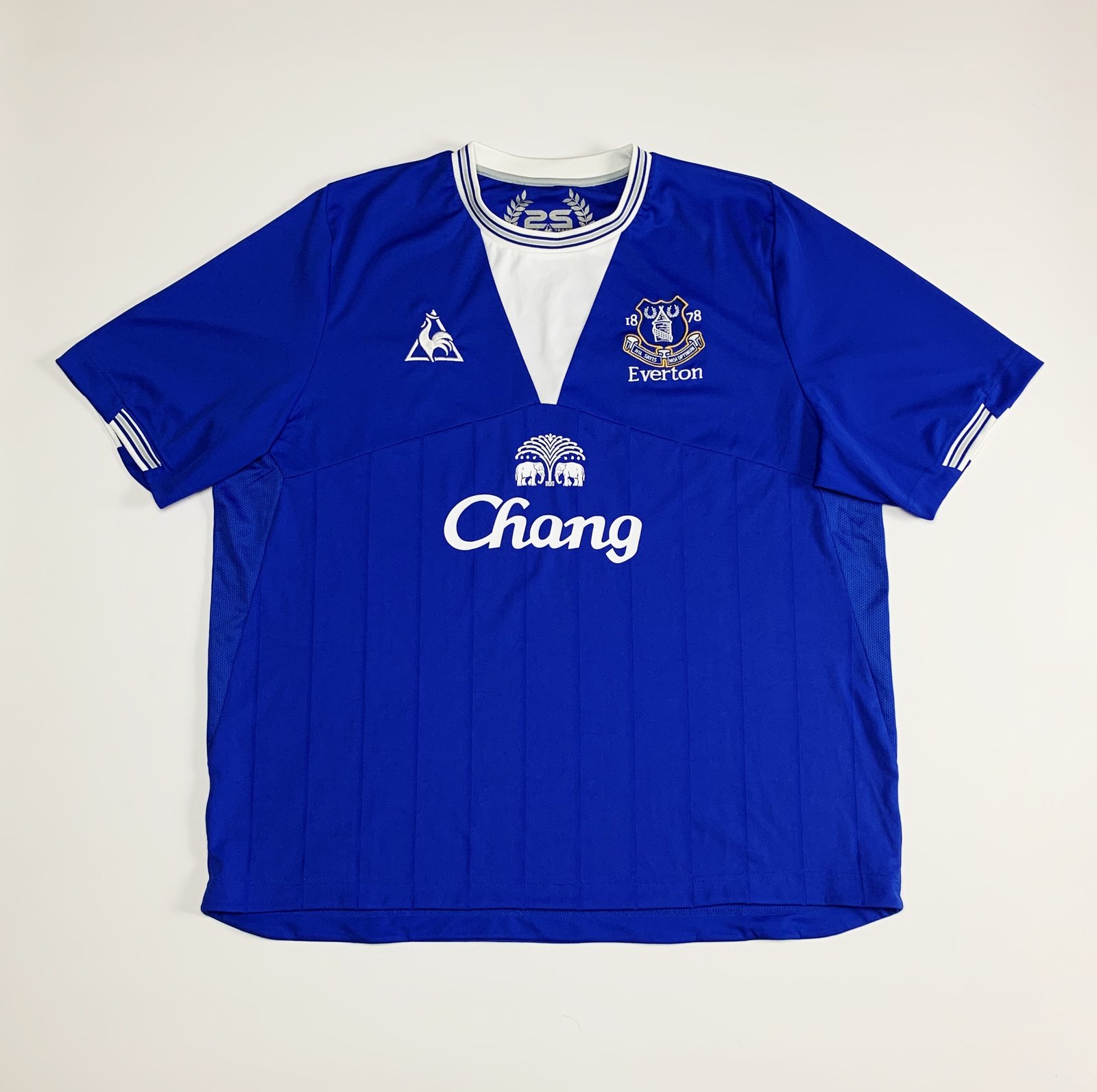 everton home warm up shirt