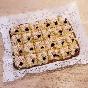 Image of COCA D'ANXOVA o GAMBA