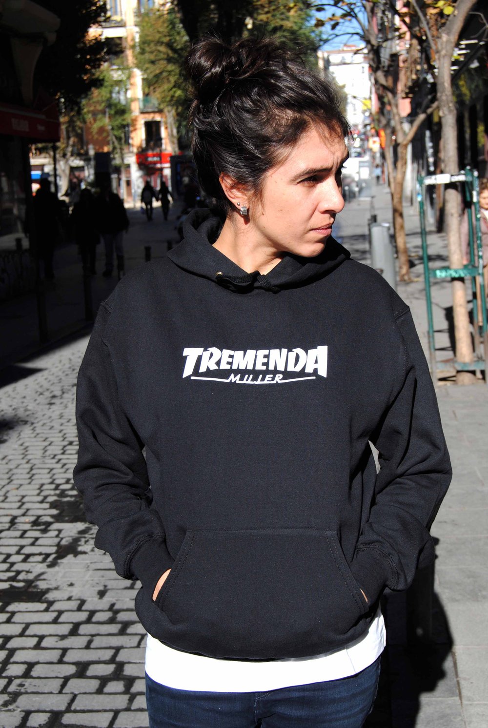 Capucha Tremenda mujer