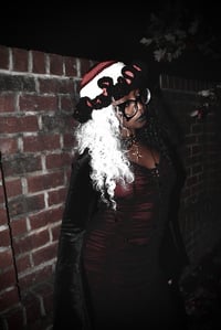 Image 3 of Eye Ruffle Hat