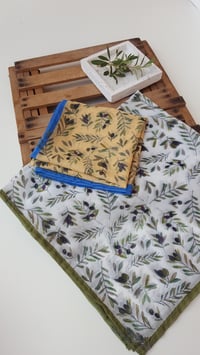 Image 4 of Pañuelo mediano OLEA blanco y verde