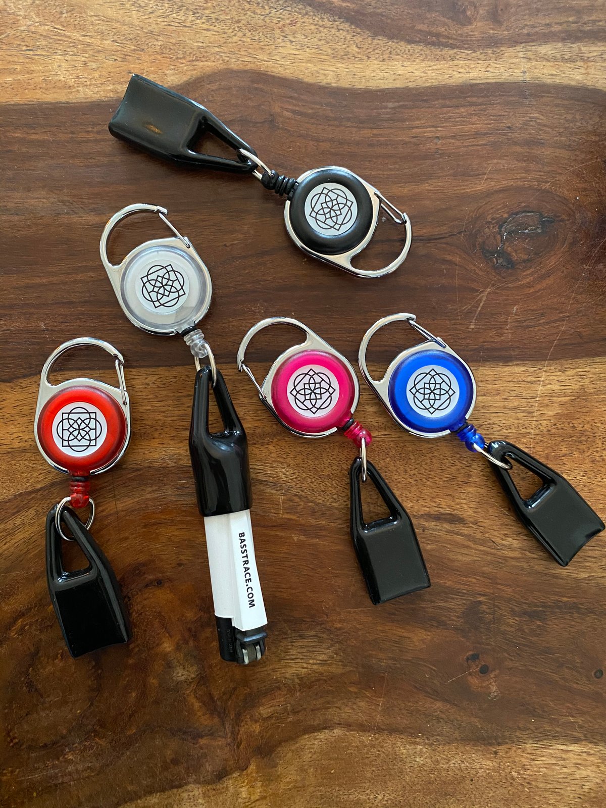 lighter leash clipper