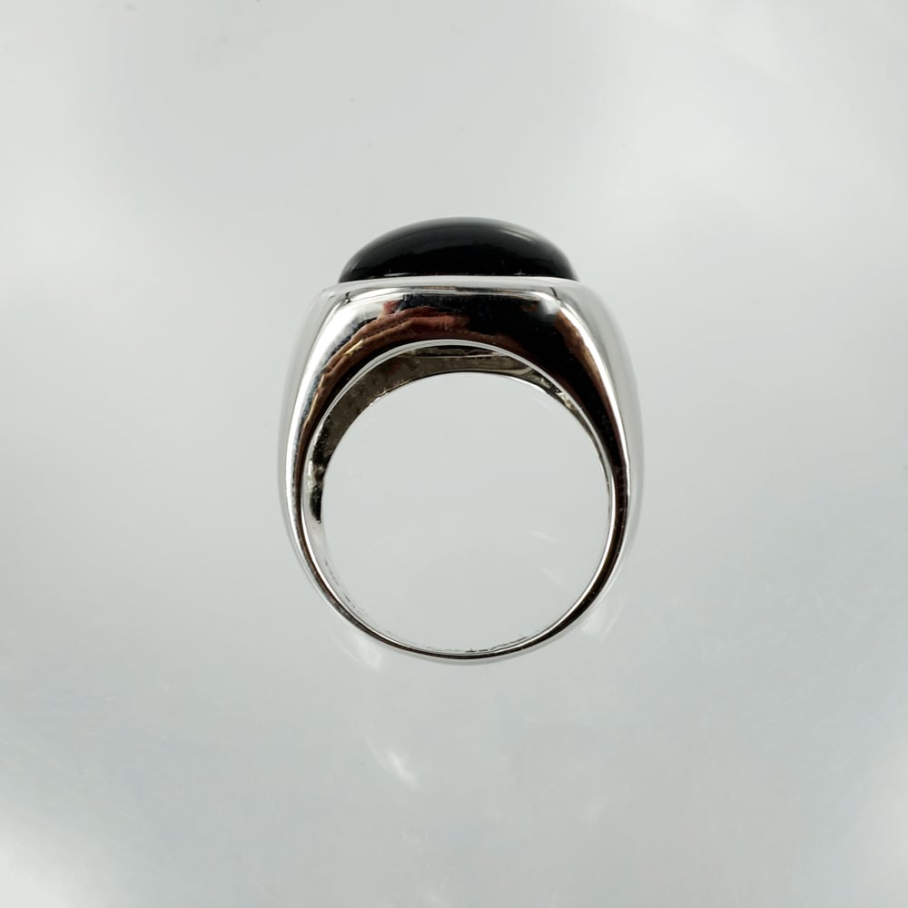 Image of M2132 - 14ct white gold onyx dress ring 