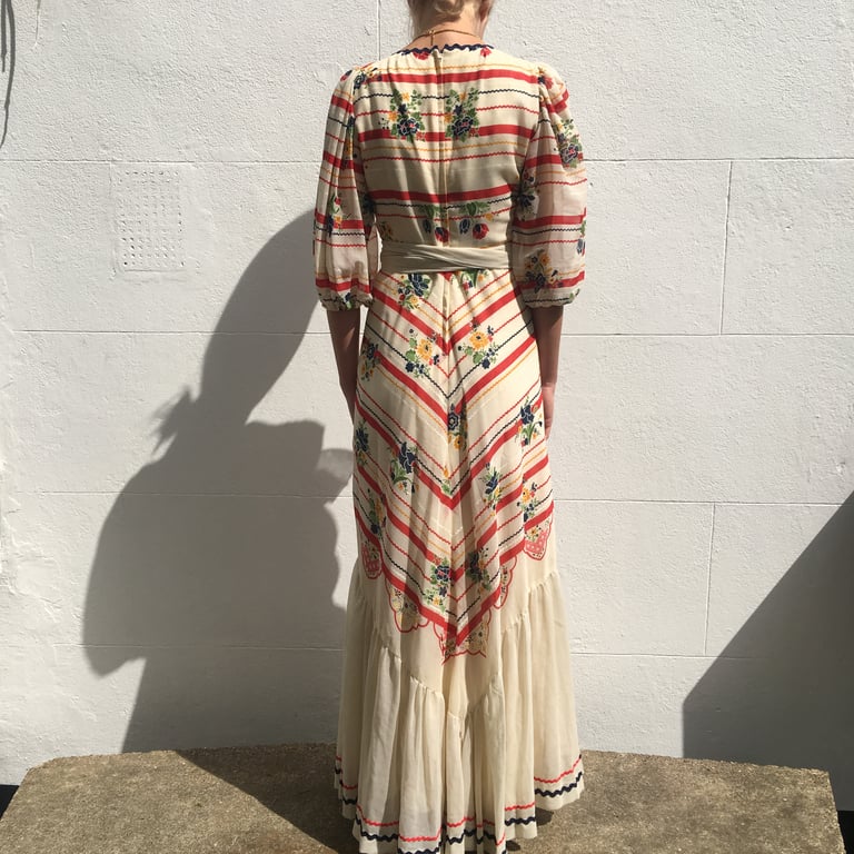 1970s Cream Striped Dress Image 2