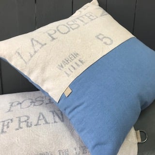 Image of Coussin carré Toile la poste et Métis bleu.