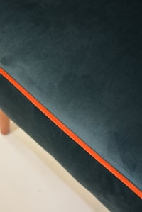 Image 5 of Fauteuil Carré pétrole