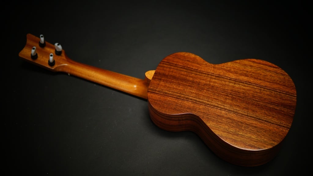 Image of Kamaka HF-2 Concert Satin #200315