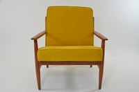 Image 3 of Fauteuil modèle T jaune