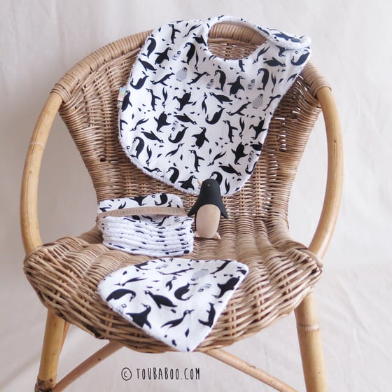 Image of Ensemble bavoir + lingettes pingouins