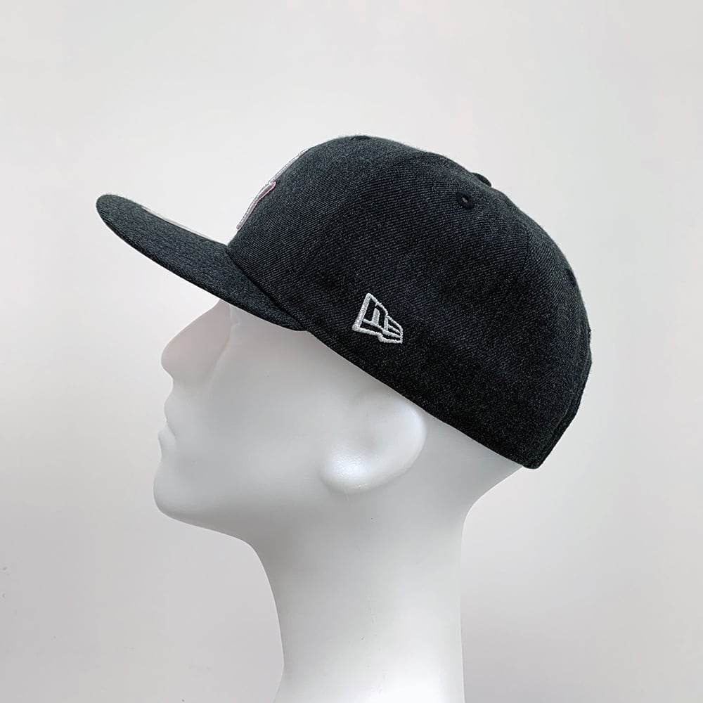 Image of New Era 9Fifty Snap - Heather Black with Pink