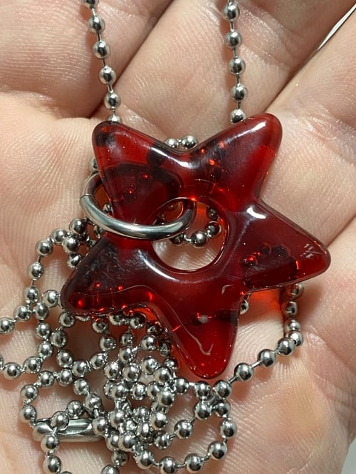 Image of red Star