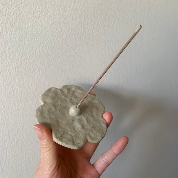 Image of Flat 'n' Bumpy Flower Incense Holder