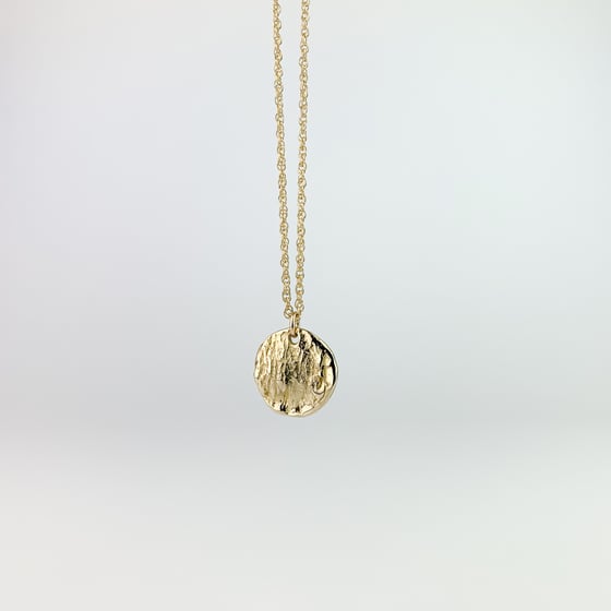 Image of Round Striated Pendant