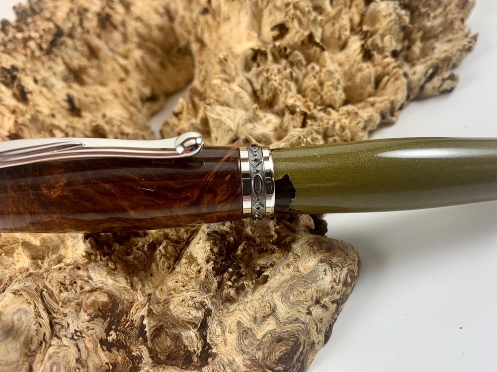 Image of Jr Statesman Rollerball Pen in Hondurans Rosewood Burl Cast With Real Brass
