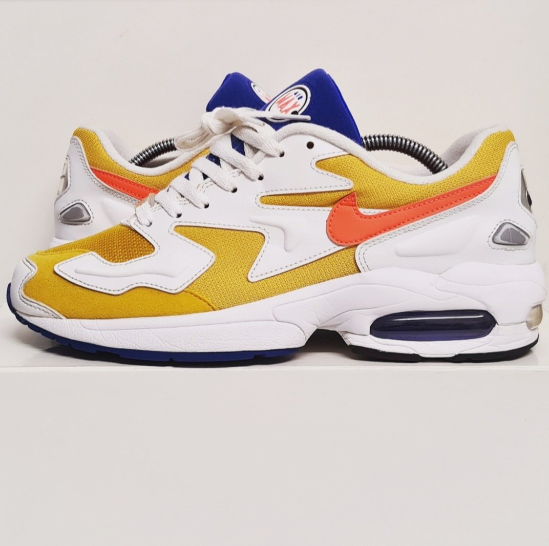 nike air max2 light university gold