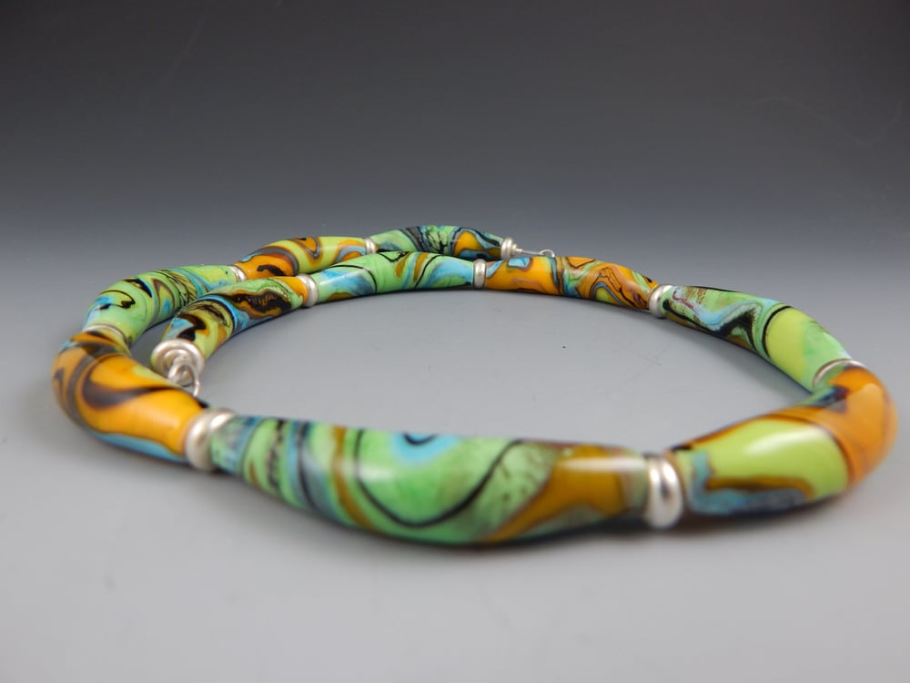 Image of Artisan Glass  • Color Curves