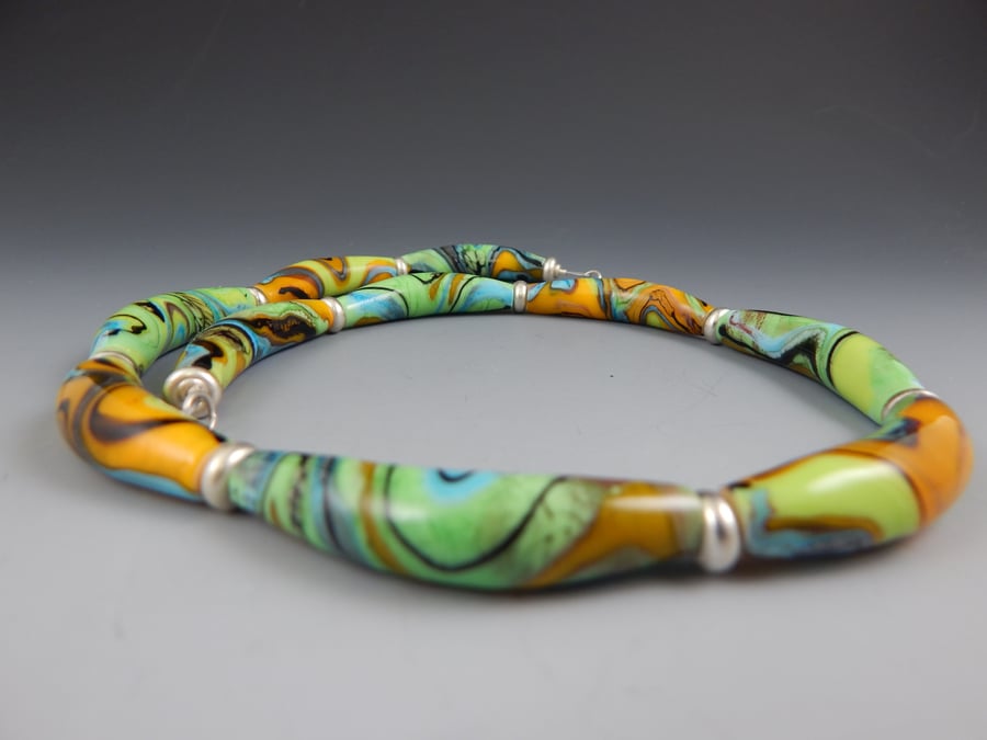 Image of Artisan Glass  • Color Curves