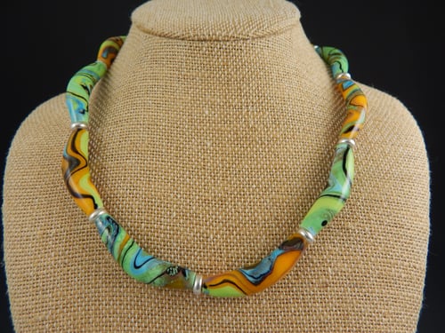 Image of Artisan Glass  • Color Curves