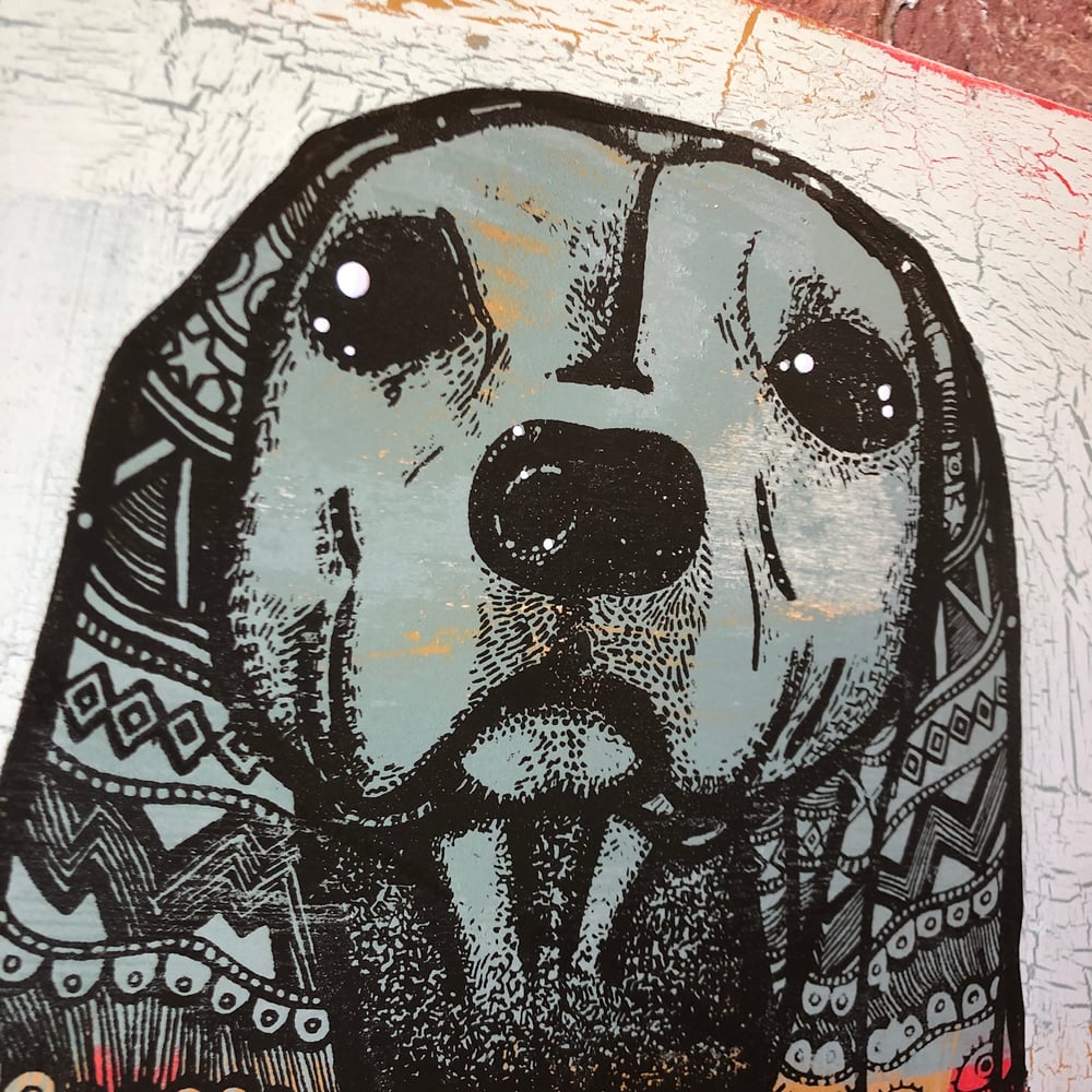 Image of ¡Que Linda! On Distressed Pine Box