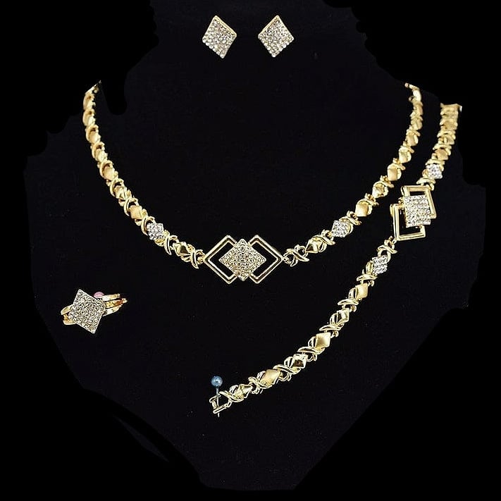 4Piece Diamond Style XOXO Set