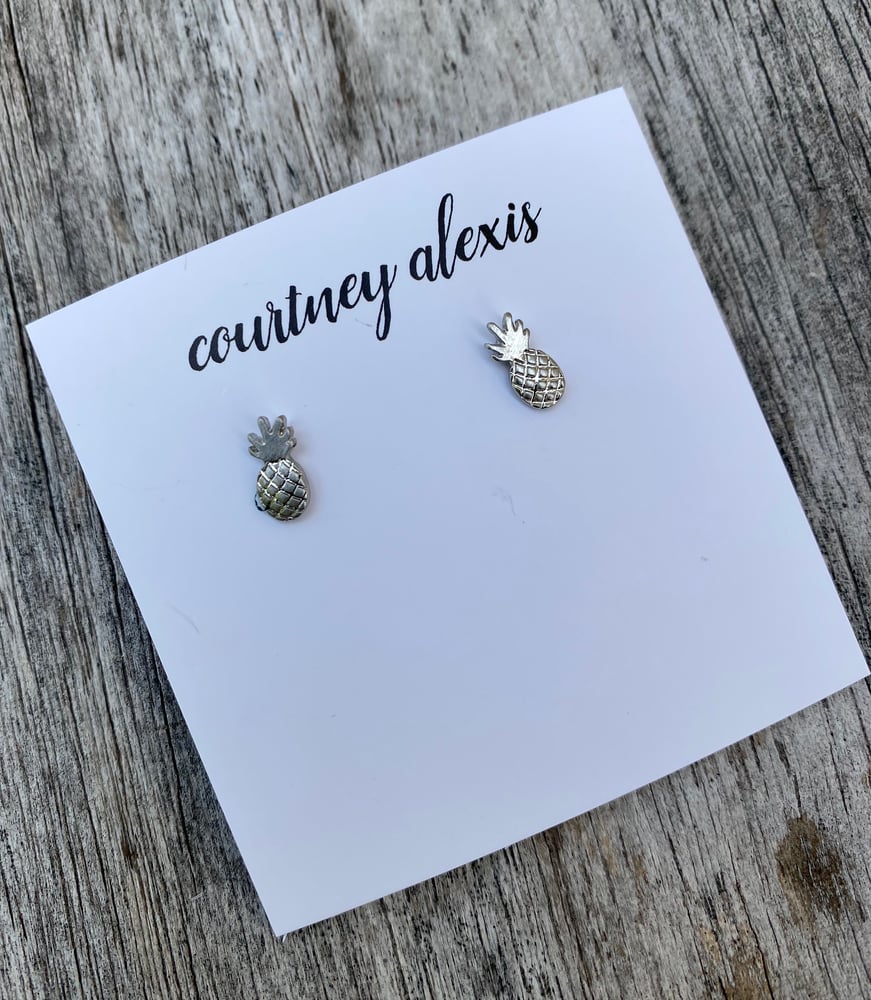 Image of Dainty pineapple studs 