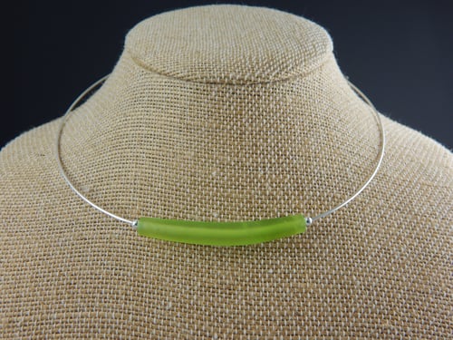 Image of Artisan Glass • Curved Green Glass Bead