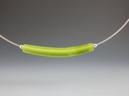 Image of Artisan Glass • Curved Green Glass Bead
