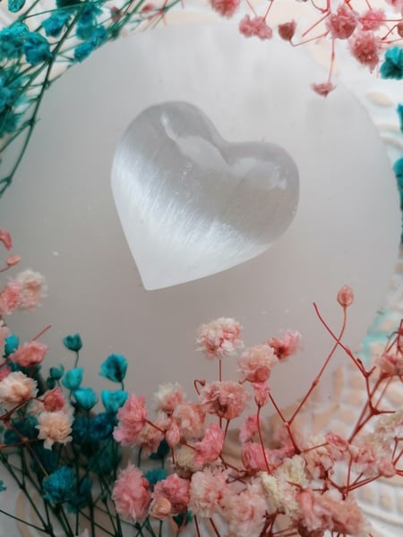 Image of Selenite heart - medium 