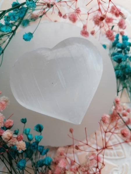 Image of Selenite large puff heart