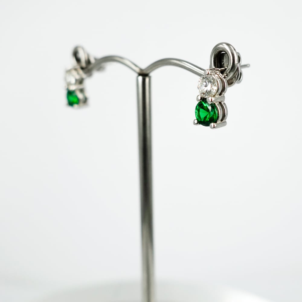 Image of PJ4245 - Diamond and Tsavorite garnet stud earrings 