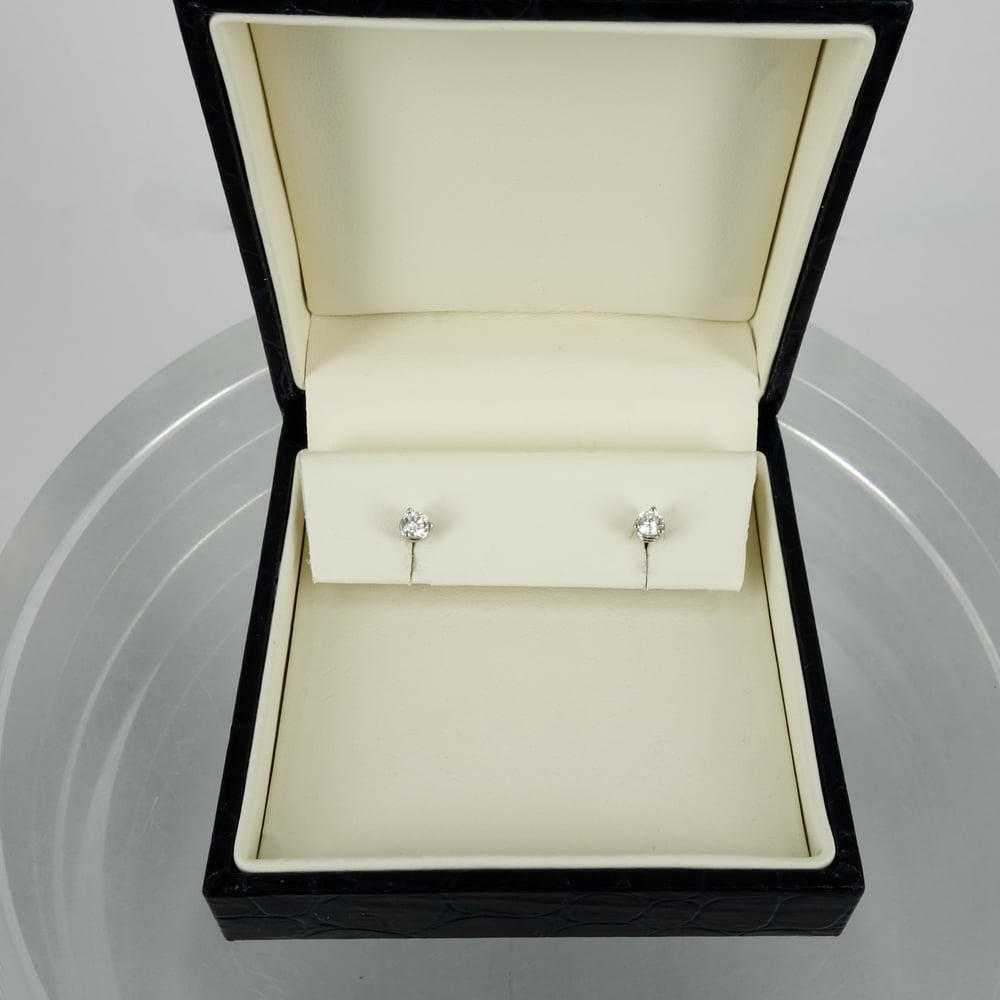 Image of PJ5423 - 9ct white gold diamond stud earrings 