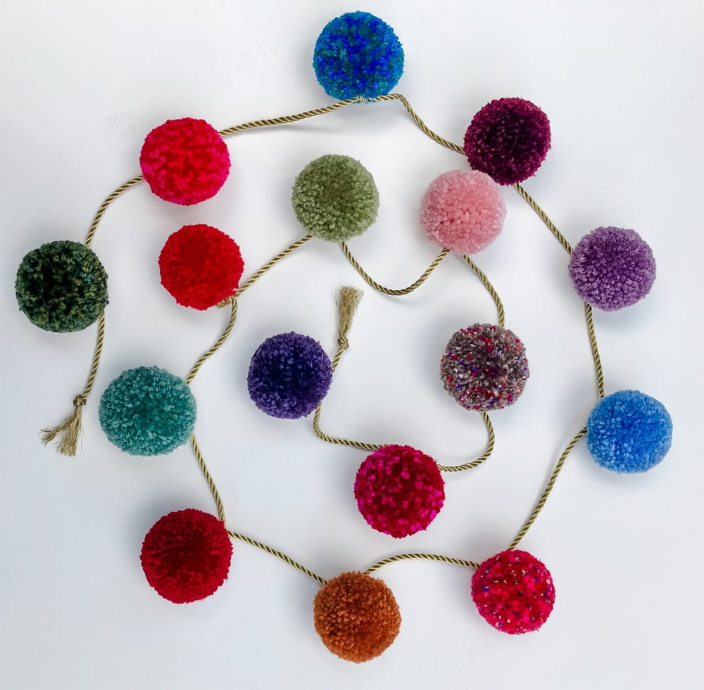 Image of Pompom Garland 