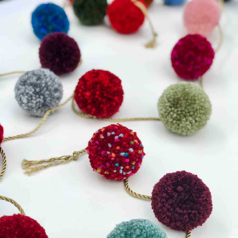 Image of Pompom Garland 