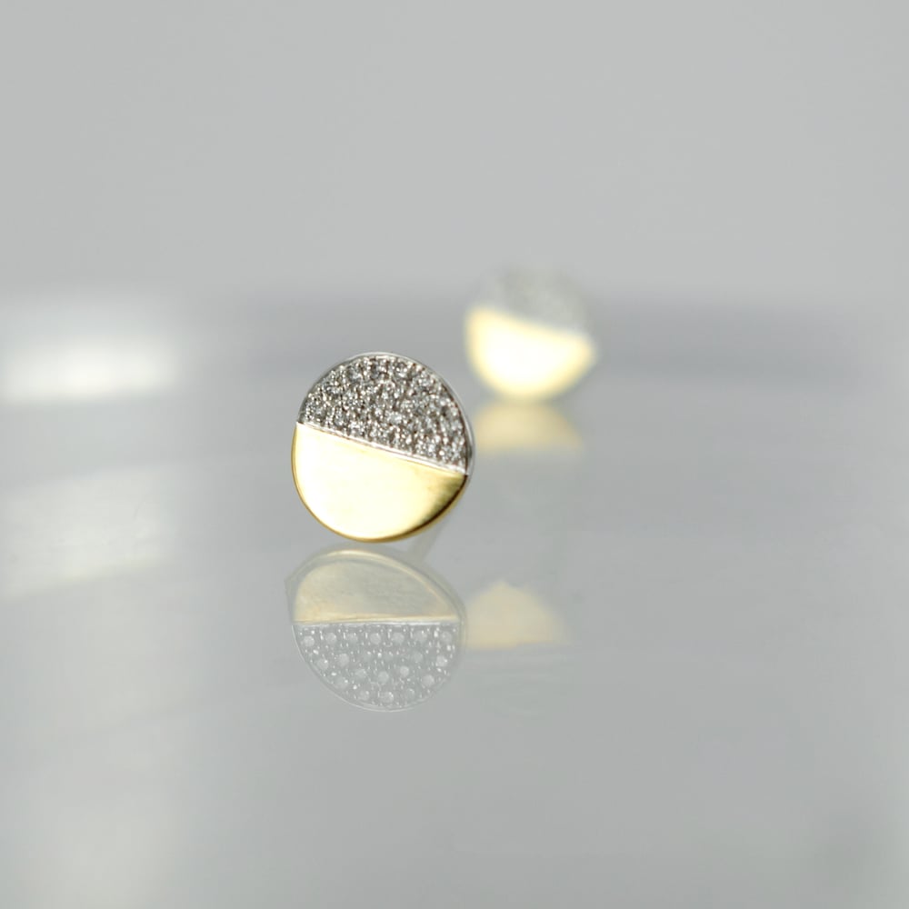 Image of 14ct yellow gold and diamond set circular earrings. Pj5447