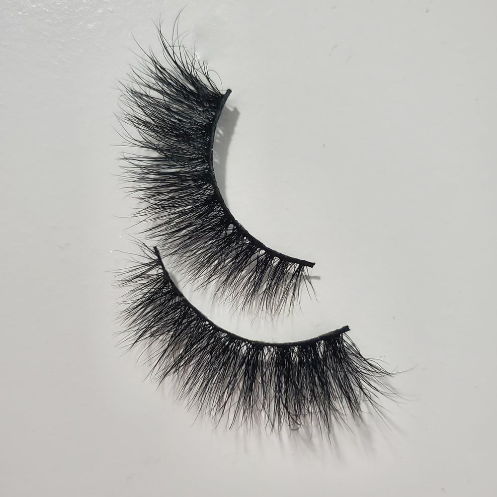 Flirty Lushux Lashes By Pam